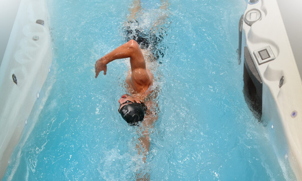 entrenamiento de natación en swim spa