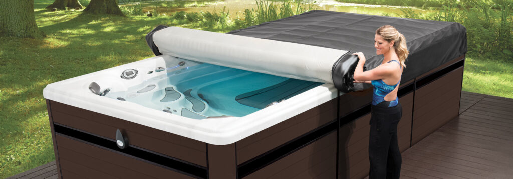 La cubierta enrollable Axis® ya está disponible para spas de natación.