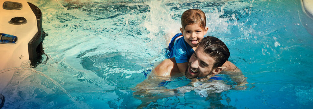 Phelps y su familia protagonizan el nuevo vídeo de Master Spas