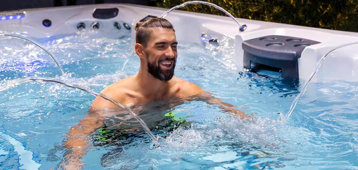Michael Phelps en un spa de natación
